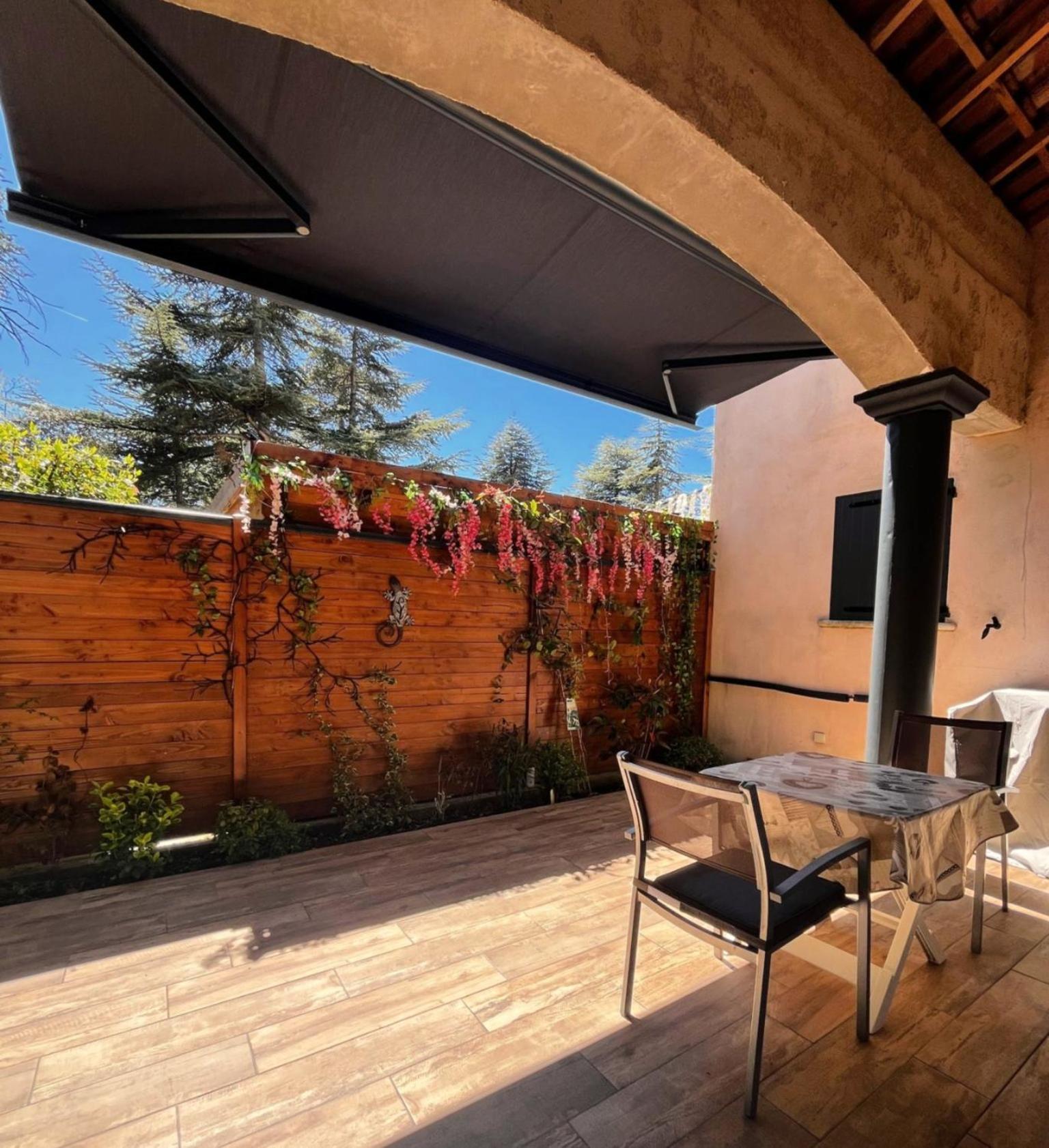 Spacieuse Dependance Duplex 50 M2 Classe 3 Etoiles Sans Vis-A-Vis Gréoux-les-Bains Kültér fotó